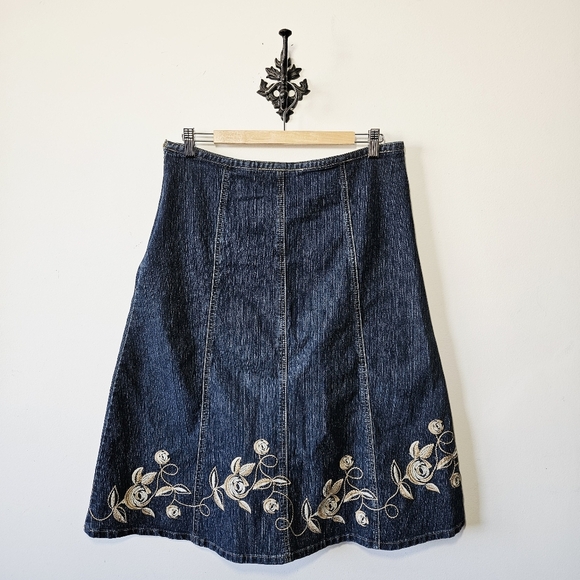 Vintage 90's Floral Embroidered Jean Skirt Size L Denim - Picture 3 of 3